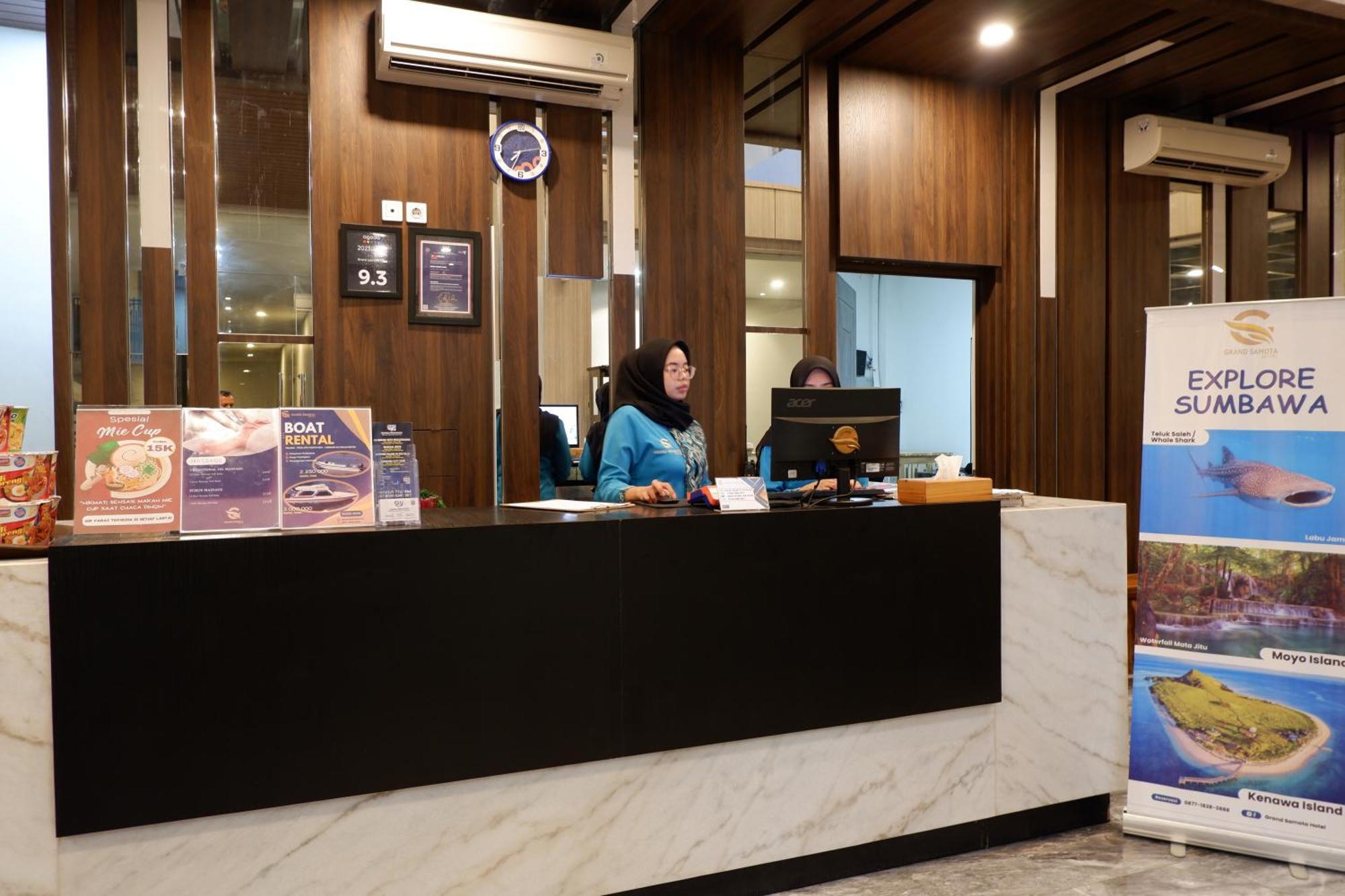 Grand Samota Hotel Sumbawa Exterior photo